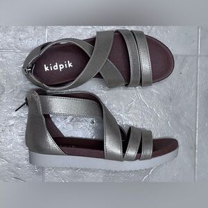 Kidpik Metallic Silver Kids Sandals